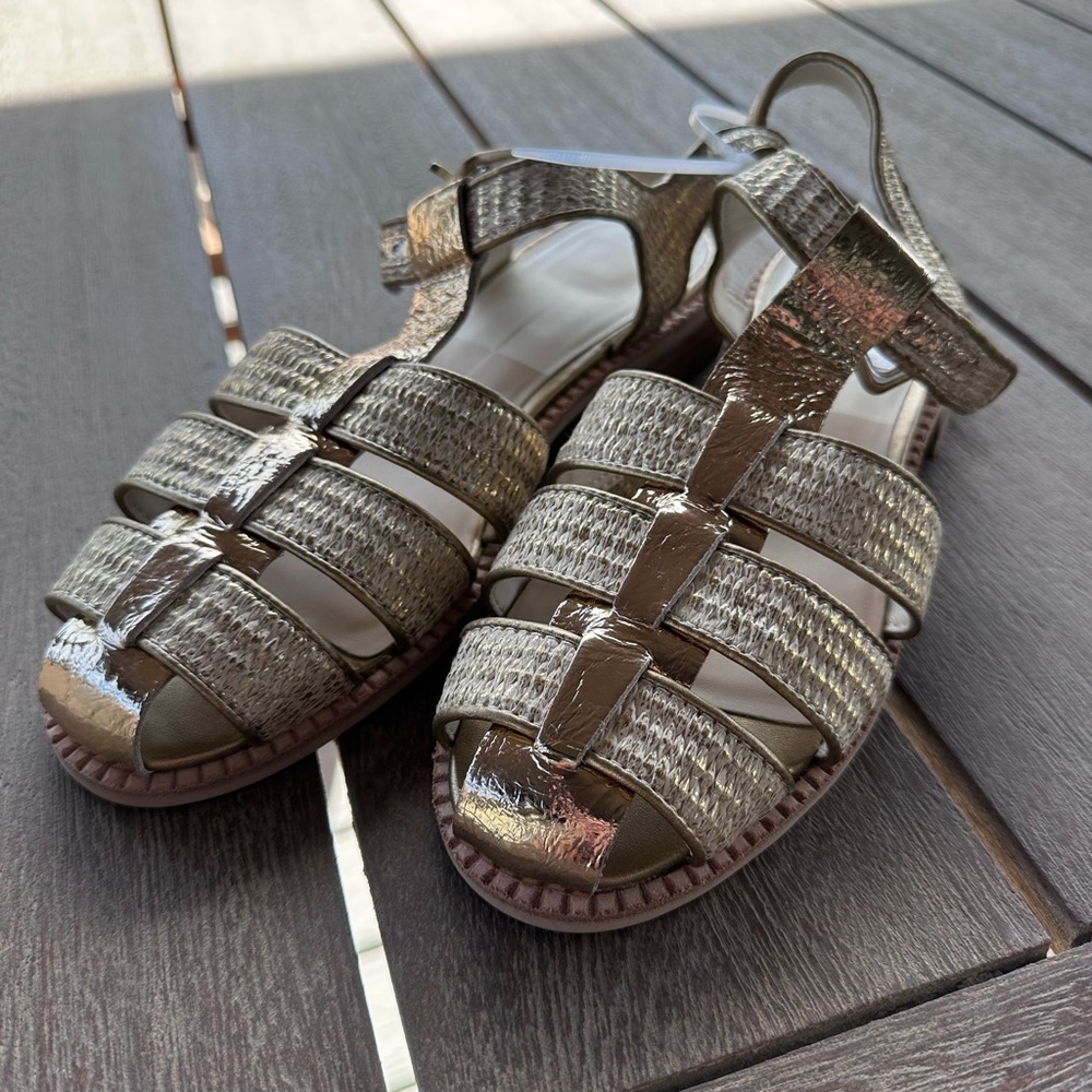 NWT Dolce Vita Holis Fisherman Gold Sandals